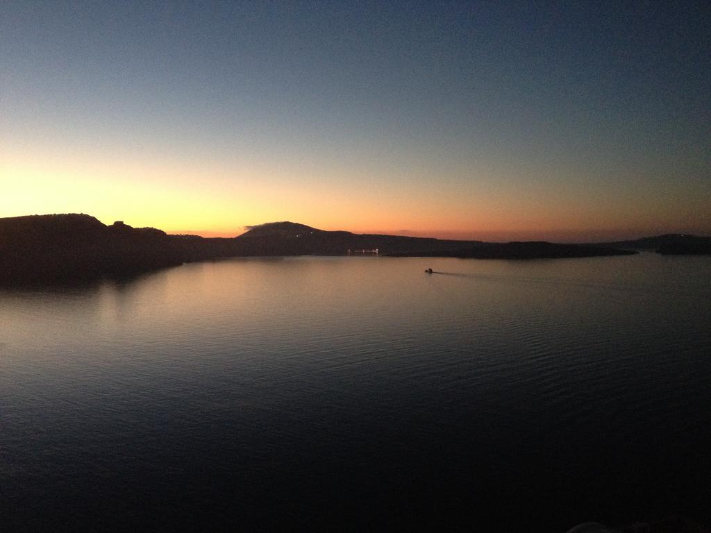 Beautiful Oia Villa Bagian luar foto